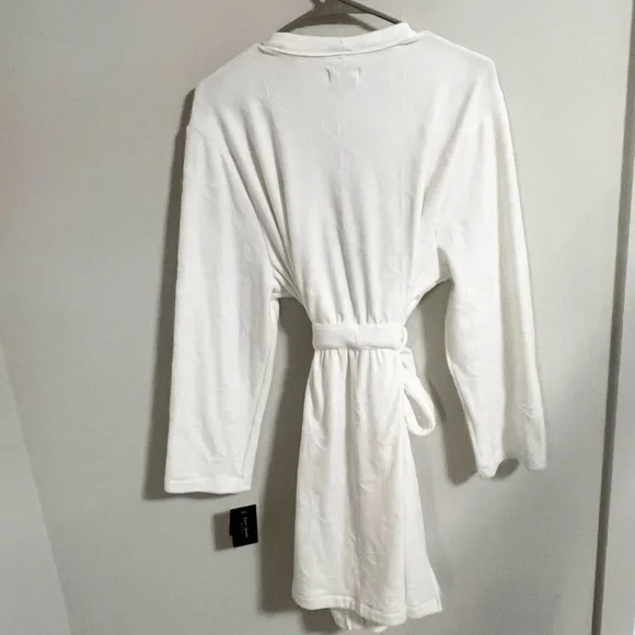 Kate Spade White Cozy Robe with Tie Belt
Size L/XL - Picture 9 of 11